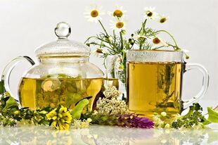 Infusions of bitter herbs against parasites